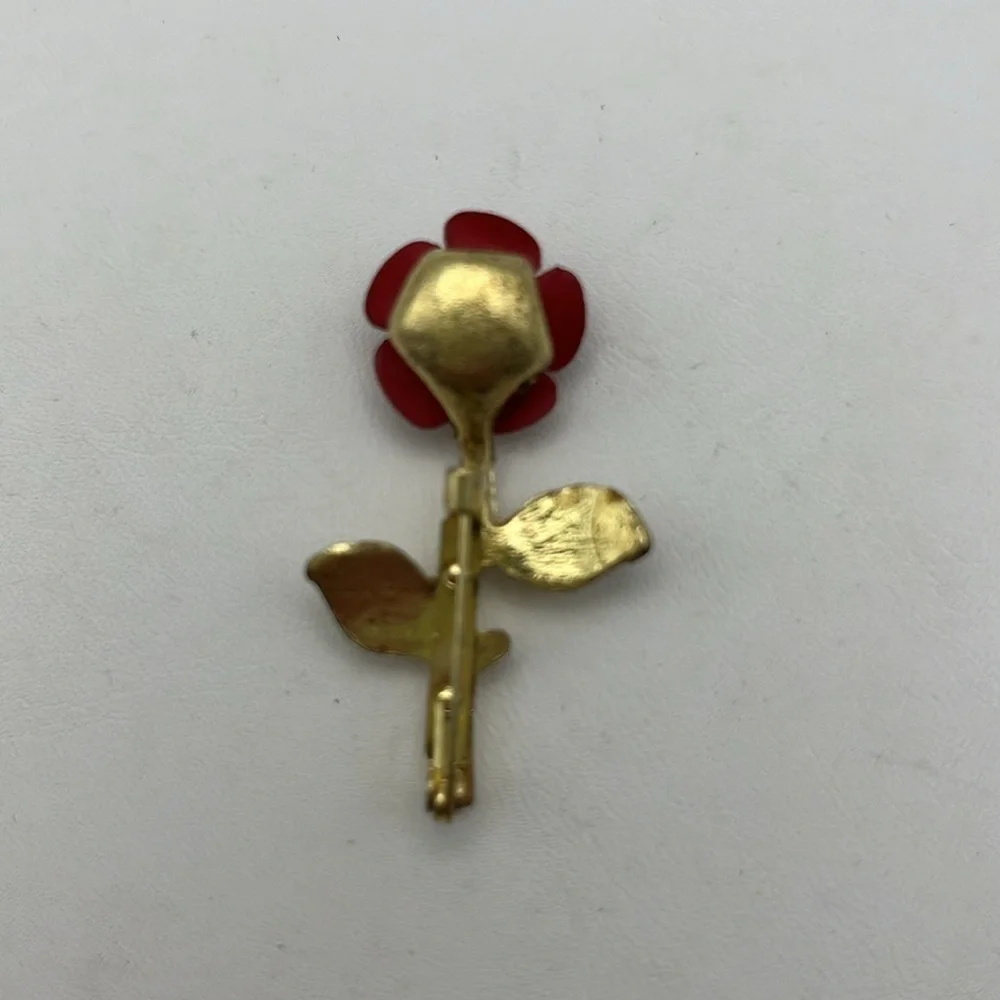 Set of 3 pins and 1 screw back earrings gold tone romantic romantic rose leaves